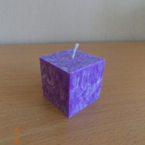 Svíčka s vůní levandule/kostka